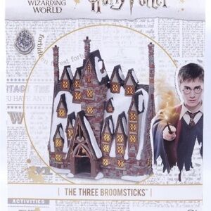 Harry Potter The Three Broomsticks Snowy Village Decor